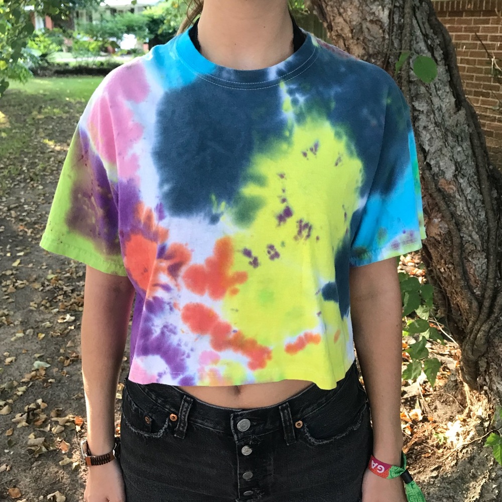 Cropped tie dye tee
